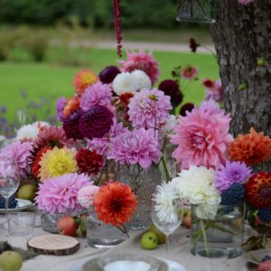 Summer Flower Table Displays + Lunch